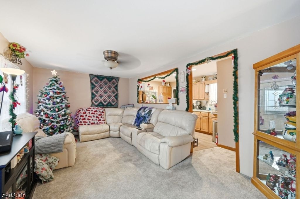 12 Quill St, West Milford Twp., NJ 07480