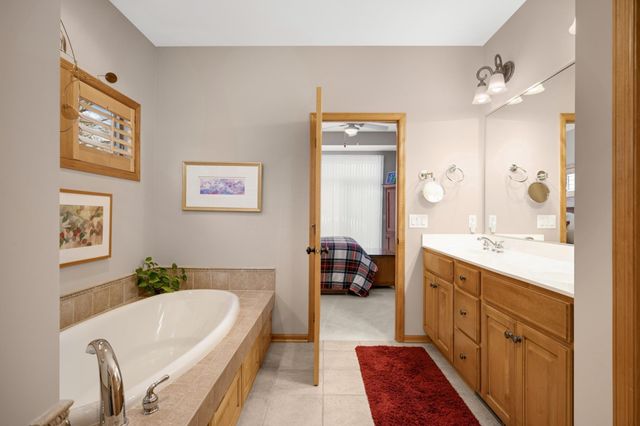 6460 Ivy Way, Edina, MN 55436