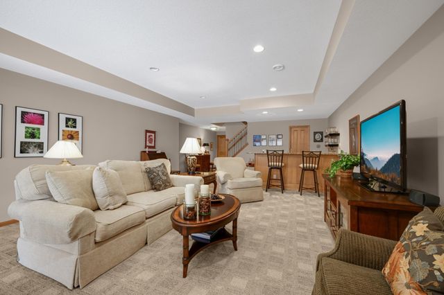 6460 Ivy Way, Edina, MN 55436
