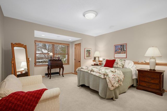 6460 Ivy Way, Edina, MN 55436