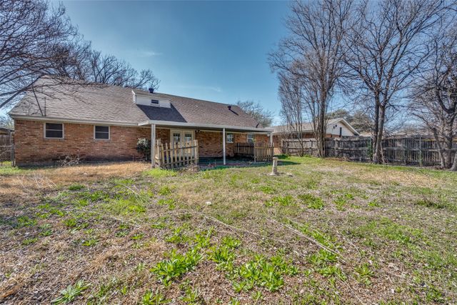 5613 Westcreek Drive, Fort Worth, TX 76133