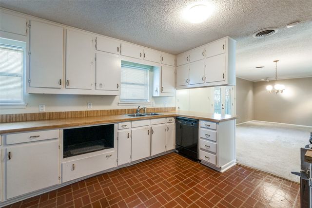 5613 Westcreek Drive, Fort Worth, TX 76133