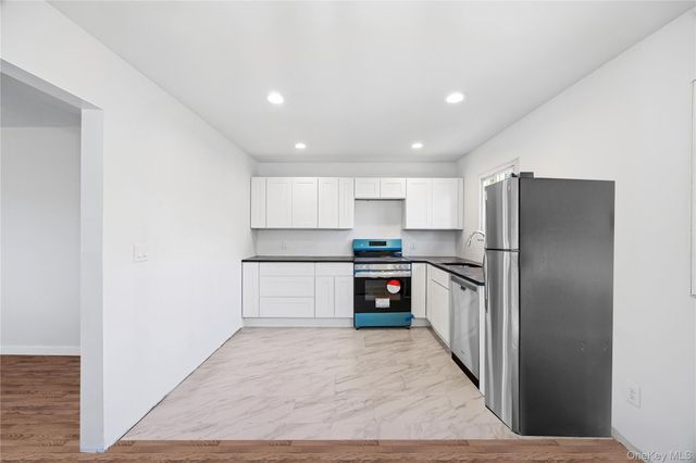 14 Platt Avenue, West Babylon, NY 11704