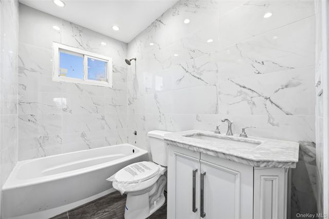 14 Platt Avenue, West Babylon, NY 11704