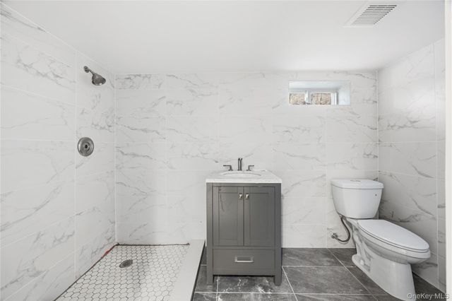 14 Platt Avenue, West Babylon, NY 11704