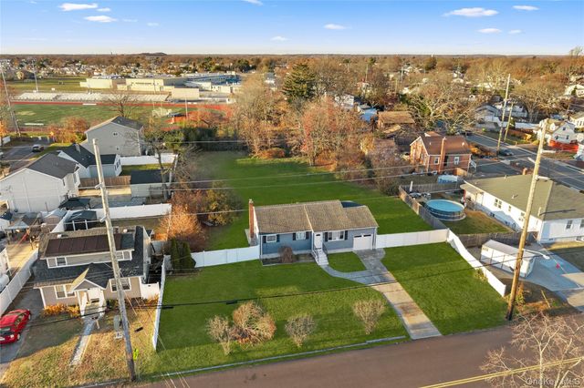 14 Platt Avenue, West Babylon, NY 11704