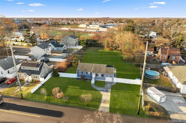 14 Platt Avenue, West Babylon, NY 11704