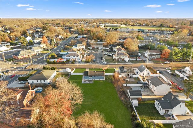 14 Platt Avenue, West Babylon, NY 11704