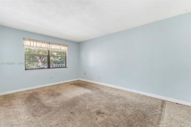 9301 SW 92nd Ave A214, Miami, FL 33176