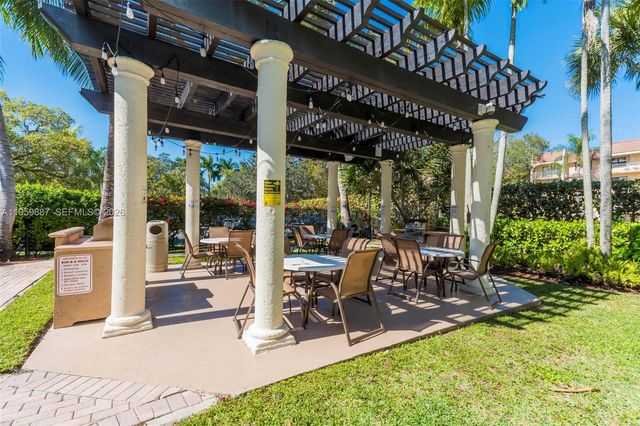 9301 SW 92nd Ave A214, Miami, FL 33176