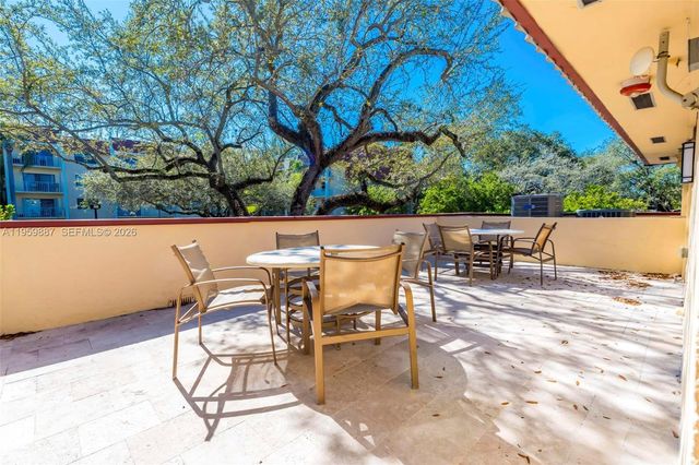 9301 SW 92nd Ave A214, Miami, FL 33176