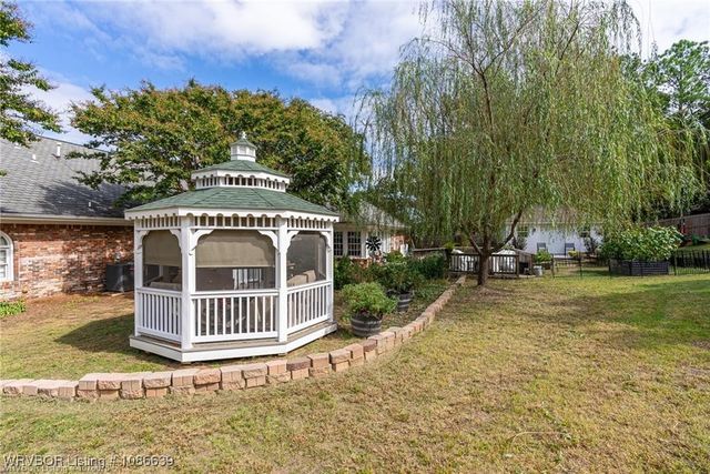 615 Azure Hills Drive, Van Buren, AR 72956