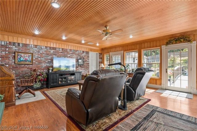 615 Azure Hills Drive, Van Buren, AR 72956