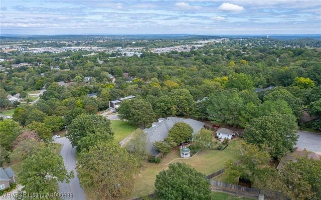 615 Azure Hills Drive, Van Buren, AR 72956