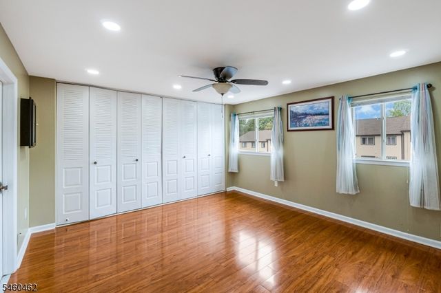 32 Chelsea Way, Bridgewater Twp., NJ 08807