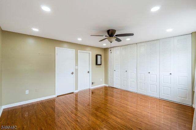 32 Chelsea Way, Bridgewater Twp., NJ 08807