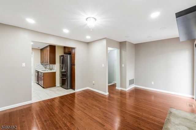 32 Chelsea Way, Bridgewater Twp., NJ 08807