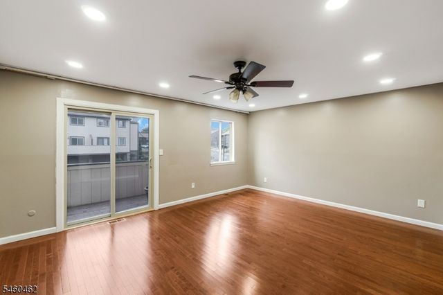 32 Chelsea Way, Bridgewater Twp., NJ 08807