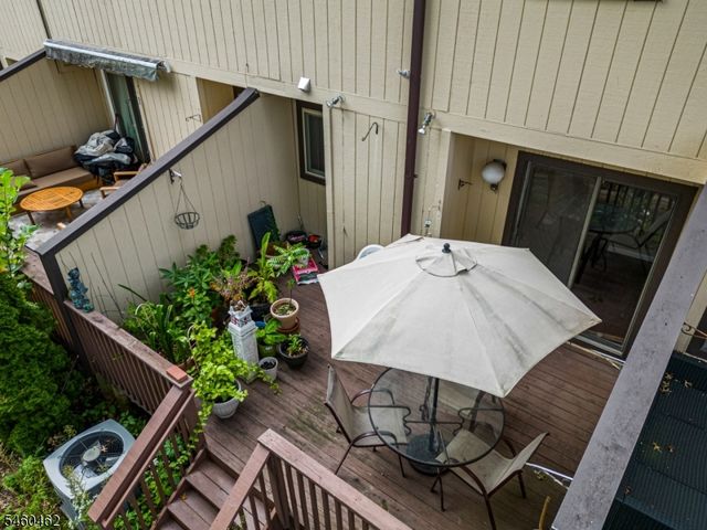 32 Chelsea Way, Bridgewater Twp., NJ 08807