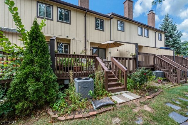 32 Chelsea Way, Bridgewater Twp., NJ 08807