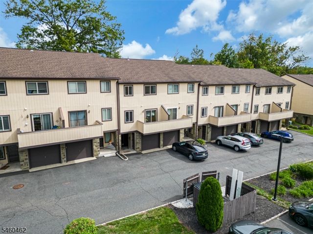 32 Chelsea Way, Bridgewater Twp., NJ 08807