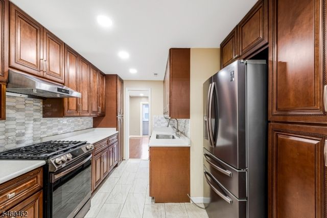 32 Chelsea Way, Bridgewater Twp., NJ 08807