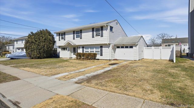 199 N Delaware Avenue, Massapequa, NY 11758
