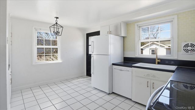 199 N Delaware Avenue, Massapequa, NY 11758