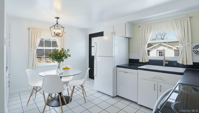 199 N Delaware Avenue, Massapequa, NY 11758