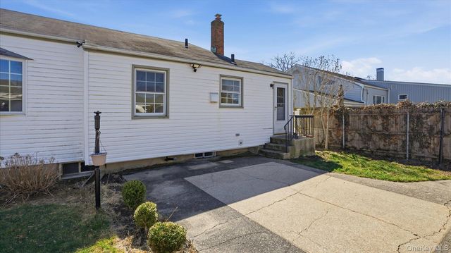 199 N Delaware Avenue, Massapequa, NY 11758