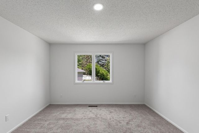 17550 Illinois Court, Lakeville, MN 55044
