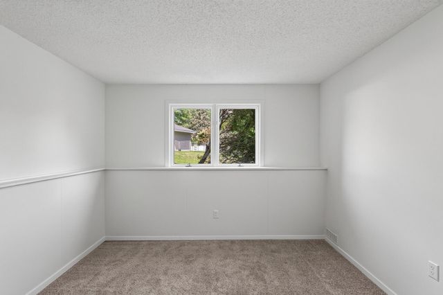 17550 Illinois Court, Lakeville, MN 55044