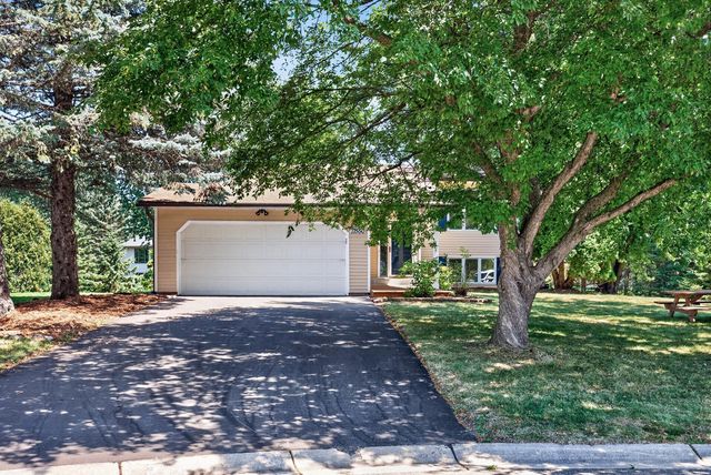 17550 Illinois Court, Lakeville, MN 55044