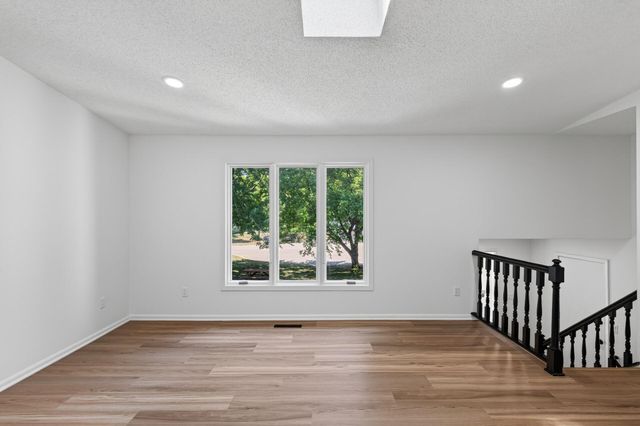 17550 Illinois Court, Lakeville, MN 55044