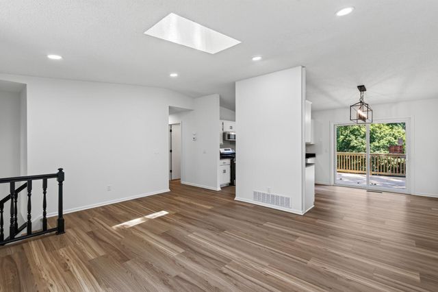 17550 Illinois Court, Lakeville, MN 55044