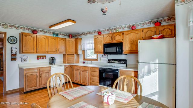 34 Normandy Heights Rd, Taylorsville, KY 40071