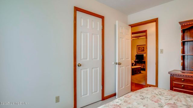 34 Normandy Heights Rd, Taylorsville, KY 40071