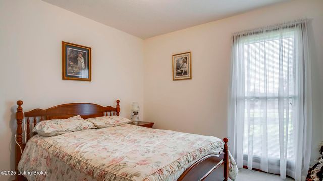 34 Normandy Heights Rd, Taylorsville, KY 40071