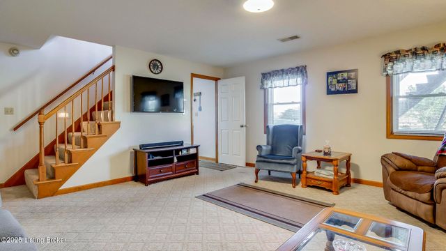 34 Normandy Heights Rd, Taylorsville, KY 40071