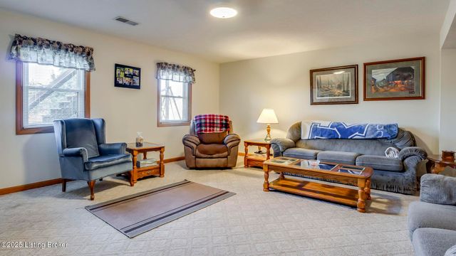 34 Normandy Heights Rd, Taylorsville, KY 40071