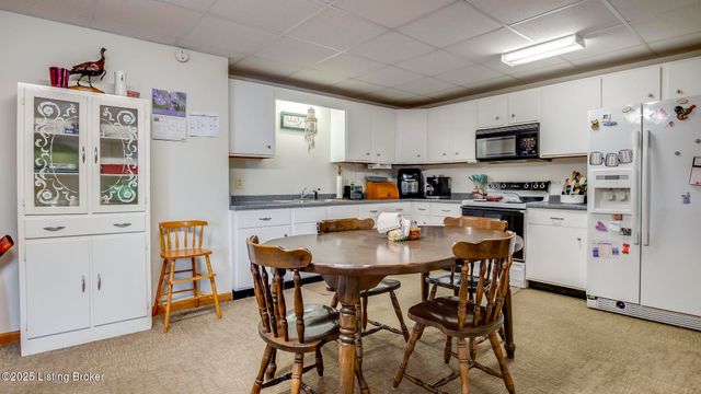 34 Normandy Heights Rd, Taylorsville, KY 40071