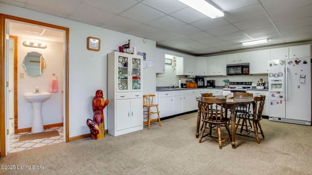 34 Normandy Heights Rd, Taylorsville, KY 40071