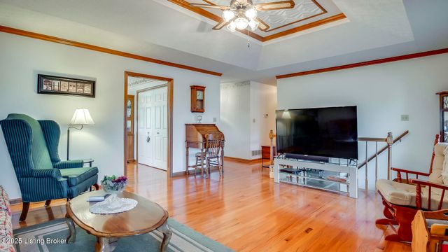 34 Normandy Heights Rd, Taylorsville, KY 40071