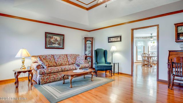 34 Normandy Heights Rd, Taylorsville, KY 40071