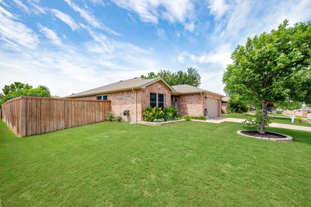 1416 Wenatchee Drive, Krum, TX 76249