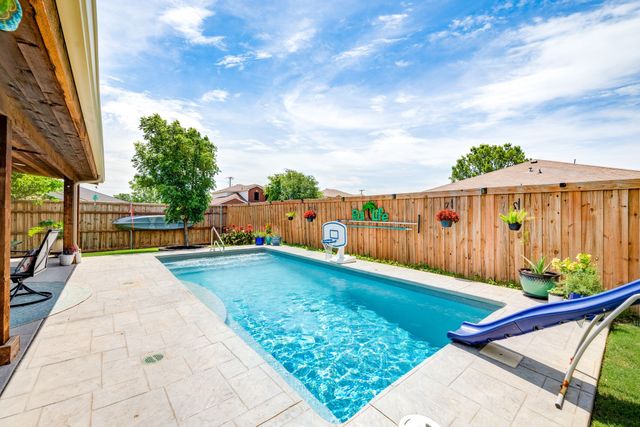 1416 Wenatchee Drive, Krum, TX 76249