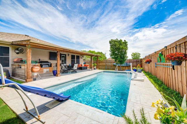 1416 Wenatchee Drive, Krum, TX 76249