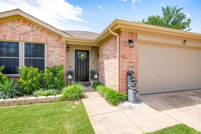 1416 Wenatchee Drive, Krum, TX 76249