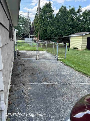 2705 Luella Avenue, Saginaw Twp, MI 48603