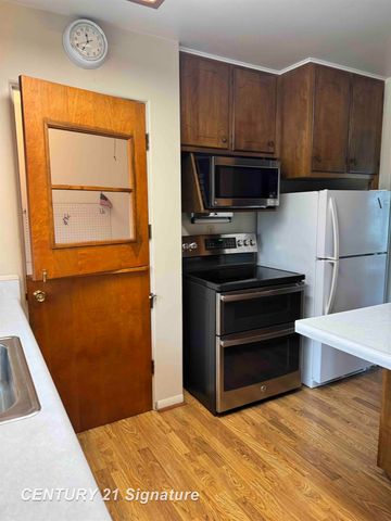 2705 Luella Avenue, Saginaw Twp, MI 48603